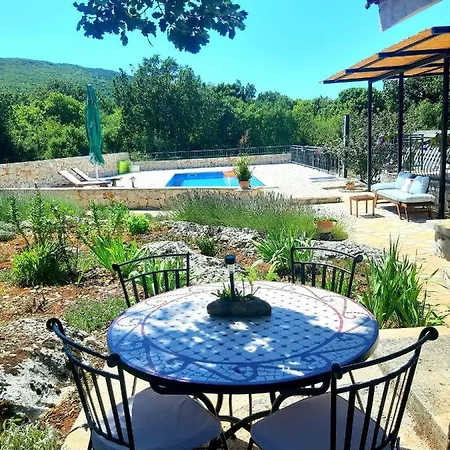 Holiday home Relaxing Dalmatian House In Village *