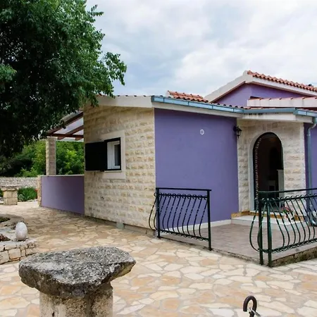 Holiday home Relaxing Dalmatian House In Village *