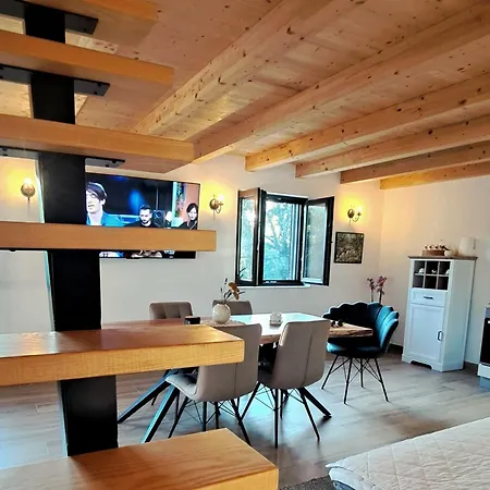 Relaxing Dalmatian House In Village Holiday home Ljubitovica