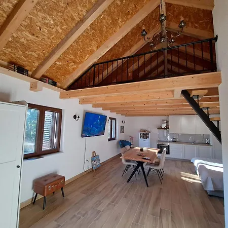 Holiday home Relaxing Dalmatian House In Village Ljubitovica