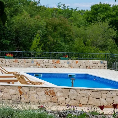 Holiday home Relaxing Dalmatian House In Village Ljubitovica